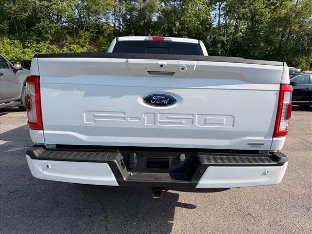 Used 2023  Ford Lariat image 5