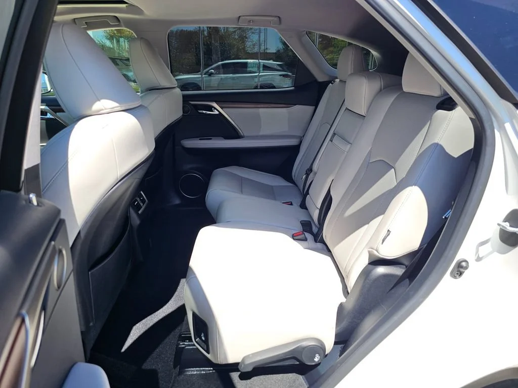 Used 2021  Lexus RX 350L image 16
