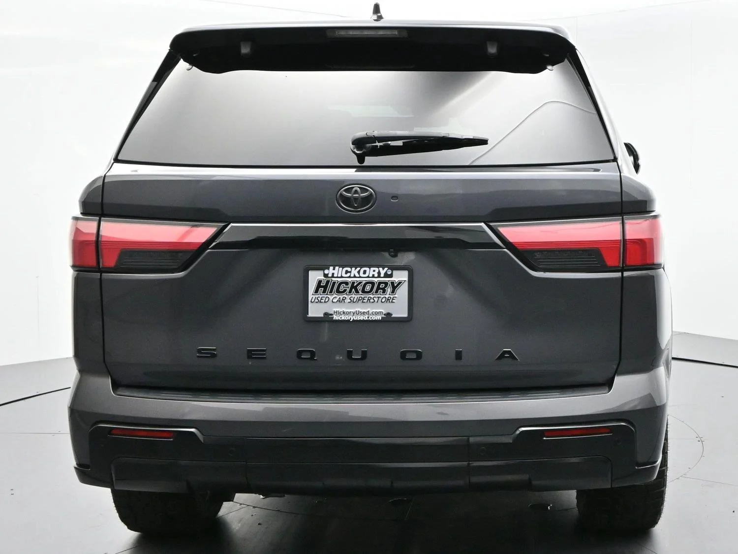 Used 2023 Magnetic Gray Metallic Toyota Platinum image 6