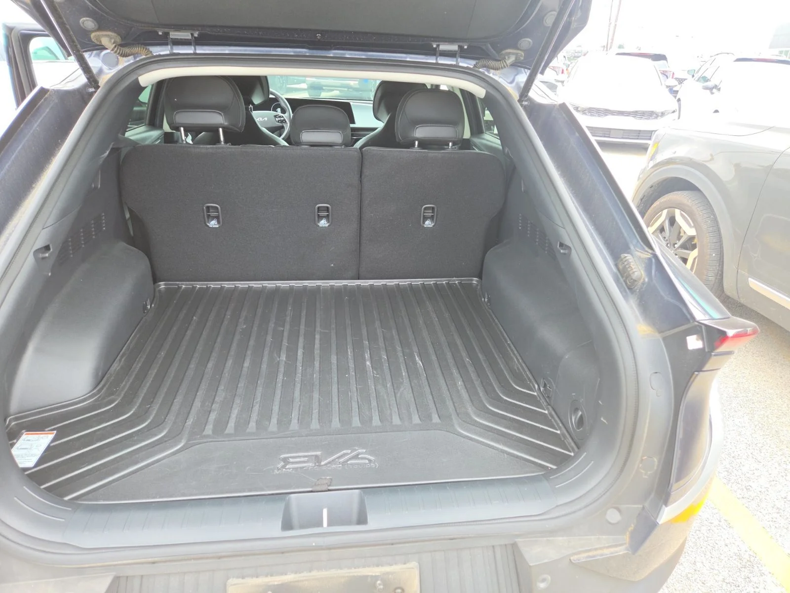Certified Used 2024 Blue Kia Light image 10