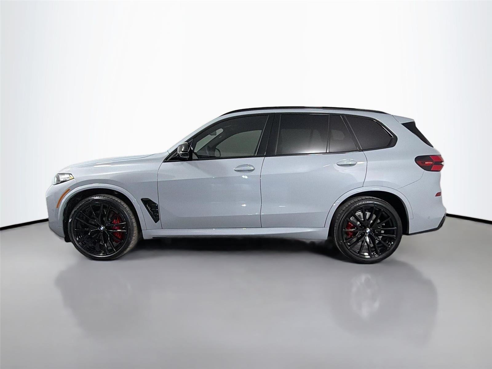 New 2026 Brooklyn Grey Metallic BMW M60i image 9