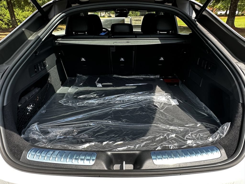 New 2027 MANUFAKTUR Moonlight White Metallic Mercedes-Benz AMG® GLC 53 image 57