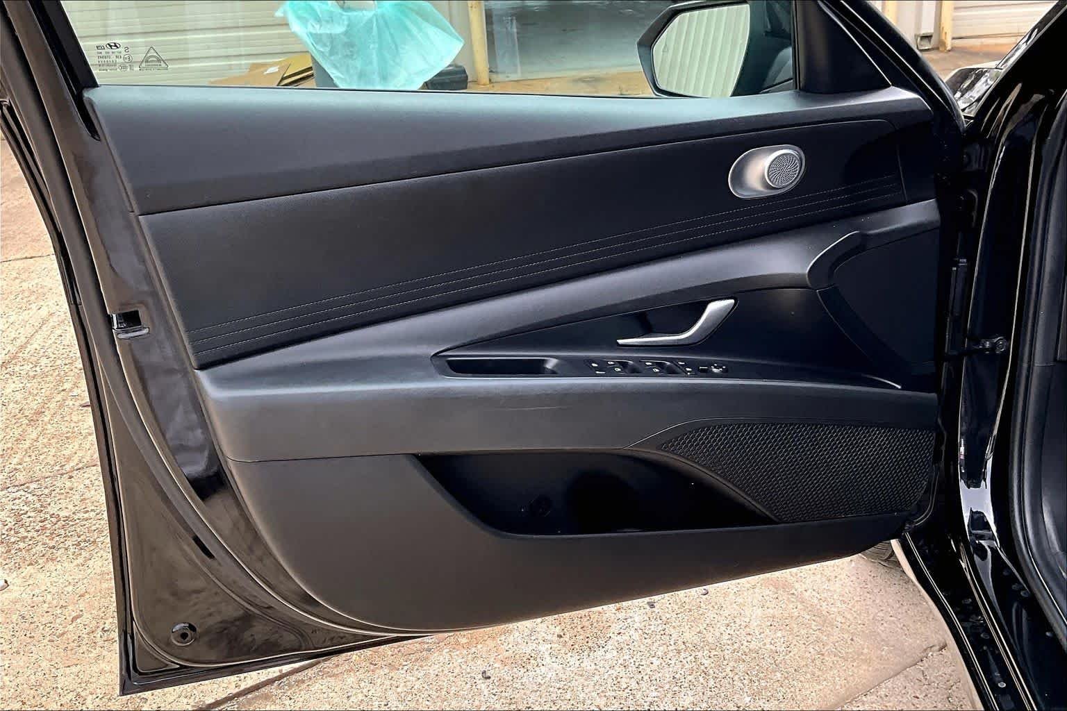 Used 2023 Phantom Black Hyundai SEL image 20
