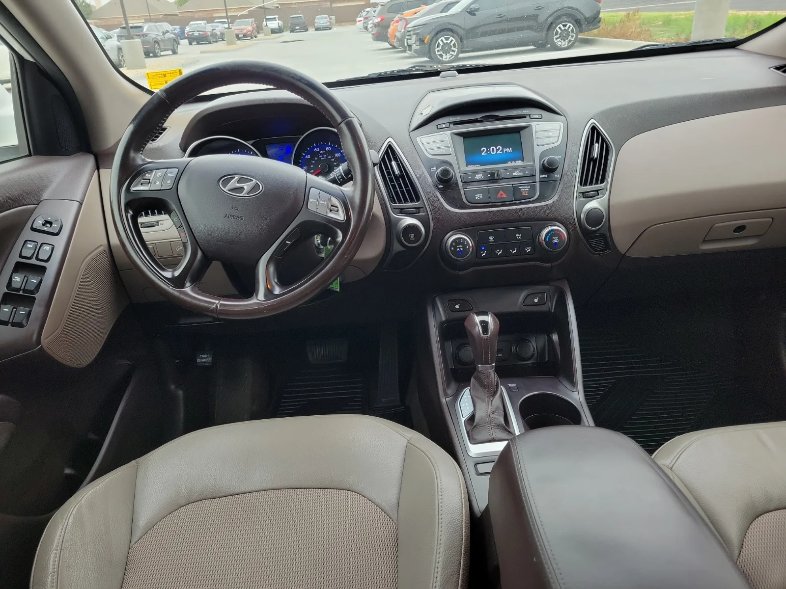 Used 2014 White Hyundai SE image 10