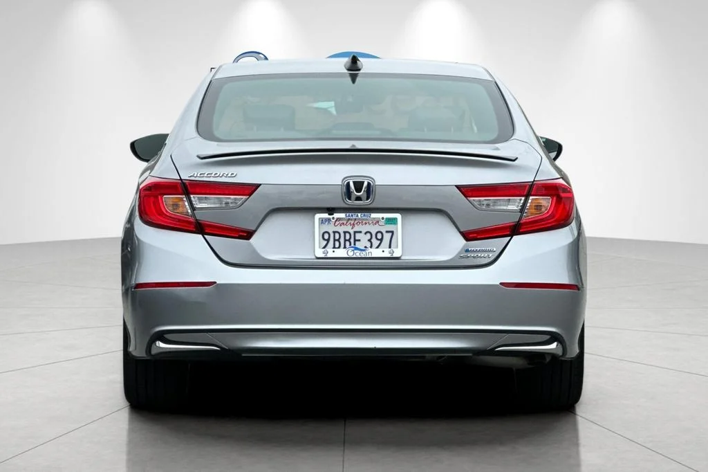 Used 2022 Lunar Silver Metallic Honda Sport image 5
