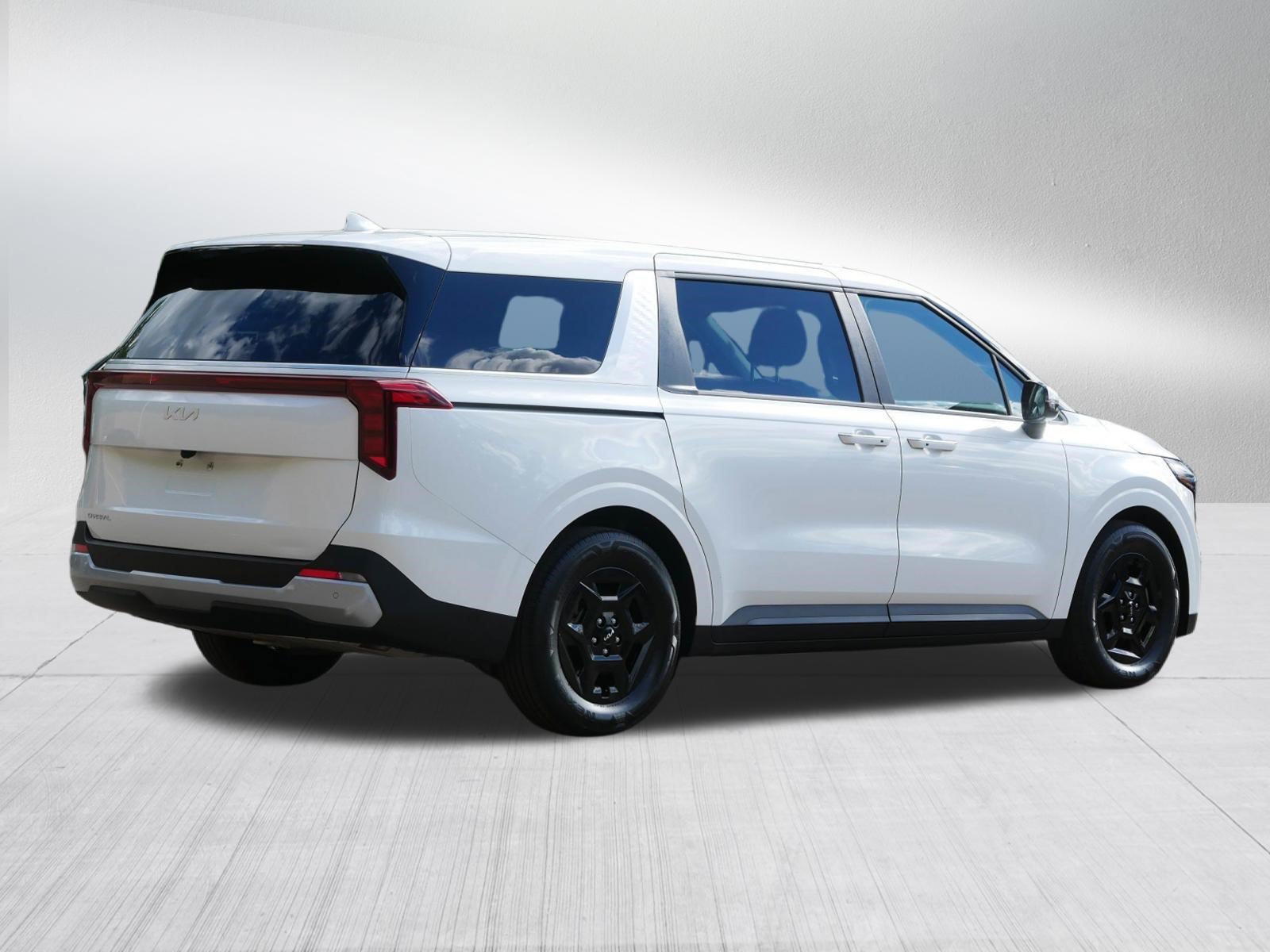 Certified Used 2026 Snow White Pearl Kia LXS image 7