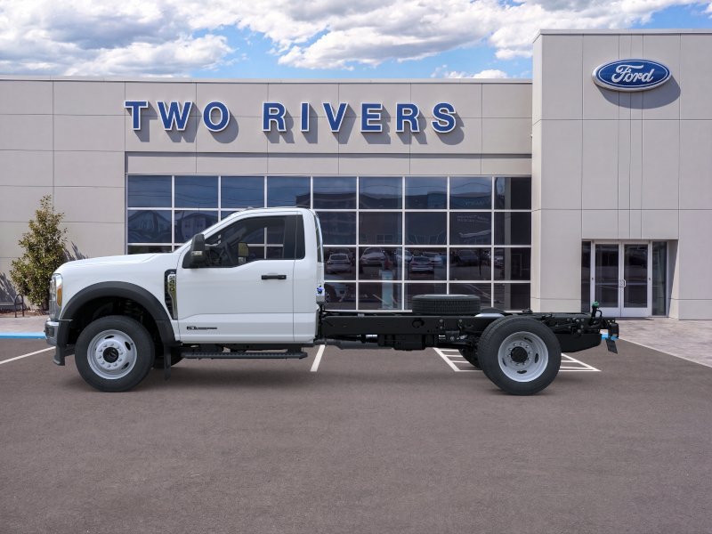 New 2026 Oxford White Ford F-450 image 3