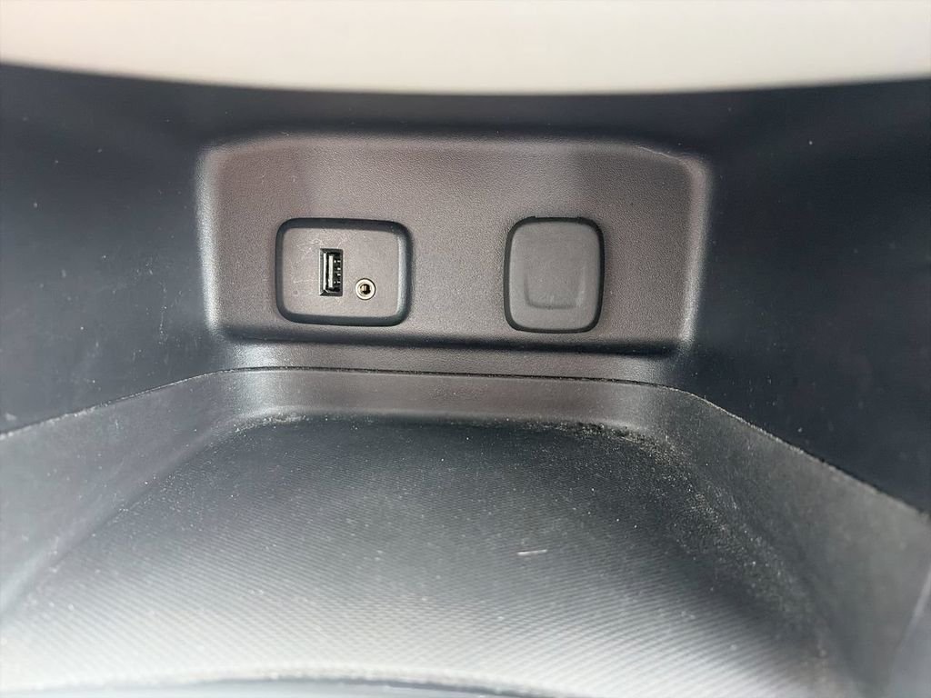 Used 2018 White Chevrolet LS image 19