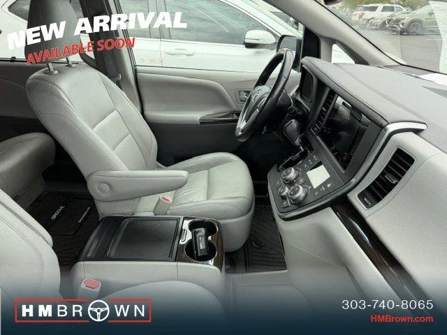 Used 2015 Predawn Gray Mica Toyota XLE Premium image 5
