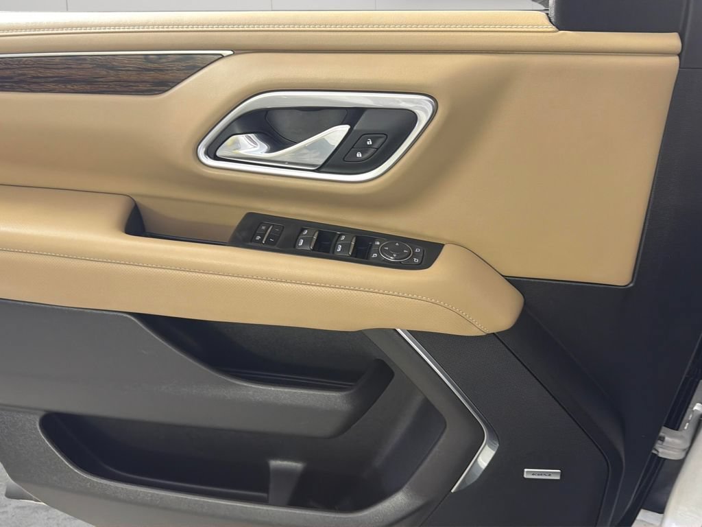 Certified Used 2021 IRIDESCENT PEARL TRICOAT Chevrolet Premier image 25