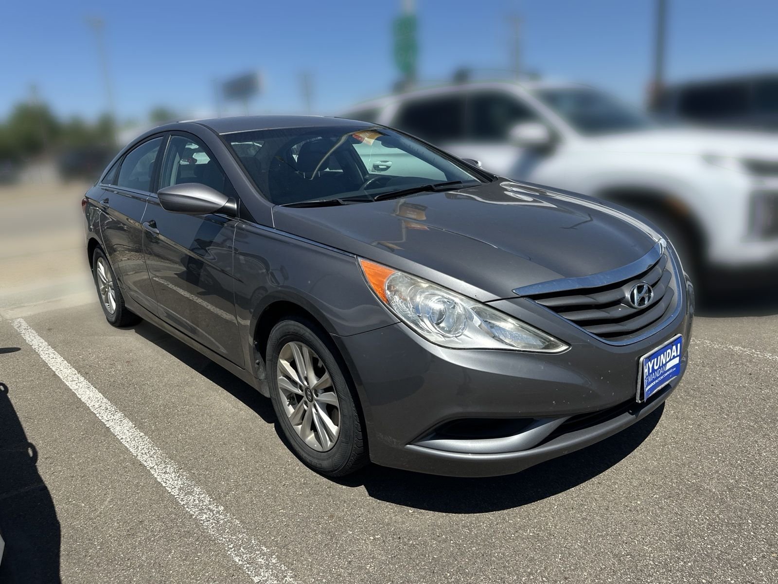 Used 2012 Gray Hyundai GLS image 2