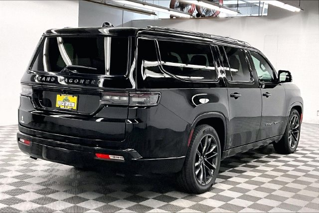 Used 2024 Diamond Black Crystal Pearlcoat Jeep Series II image 12