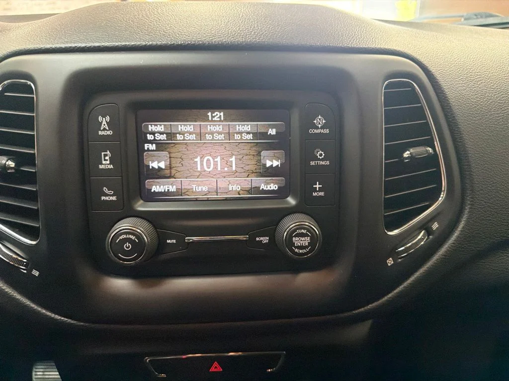Used 2018 Olive Green Pearlcoat Jeep Sport image 20