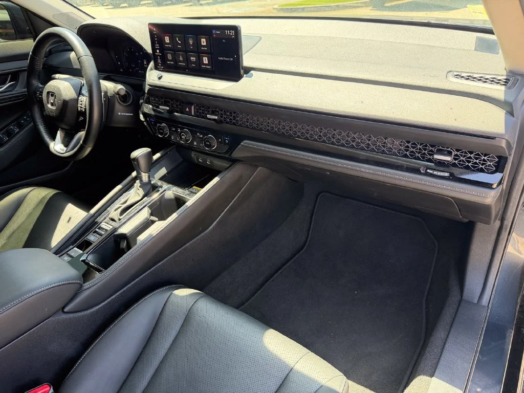 Certified Used 2025  Honda Touring image 7