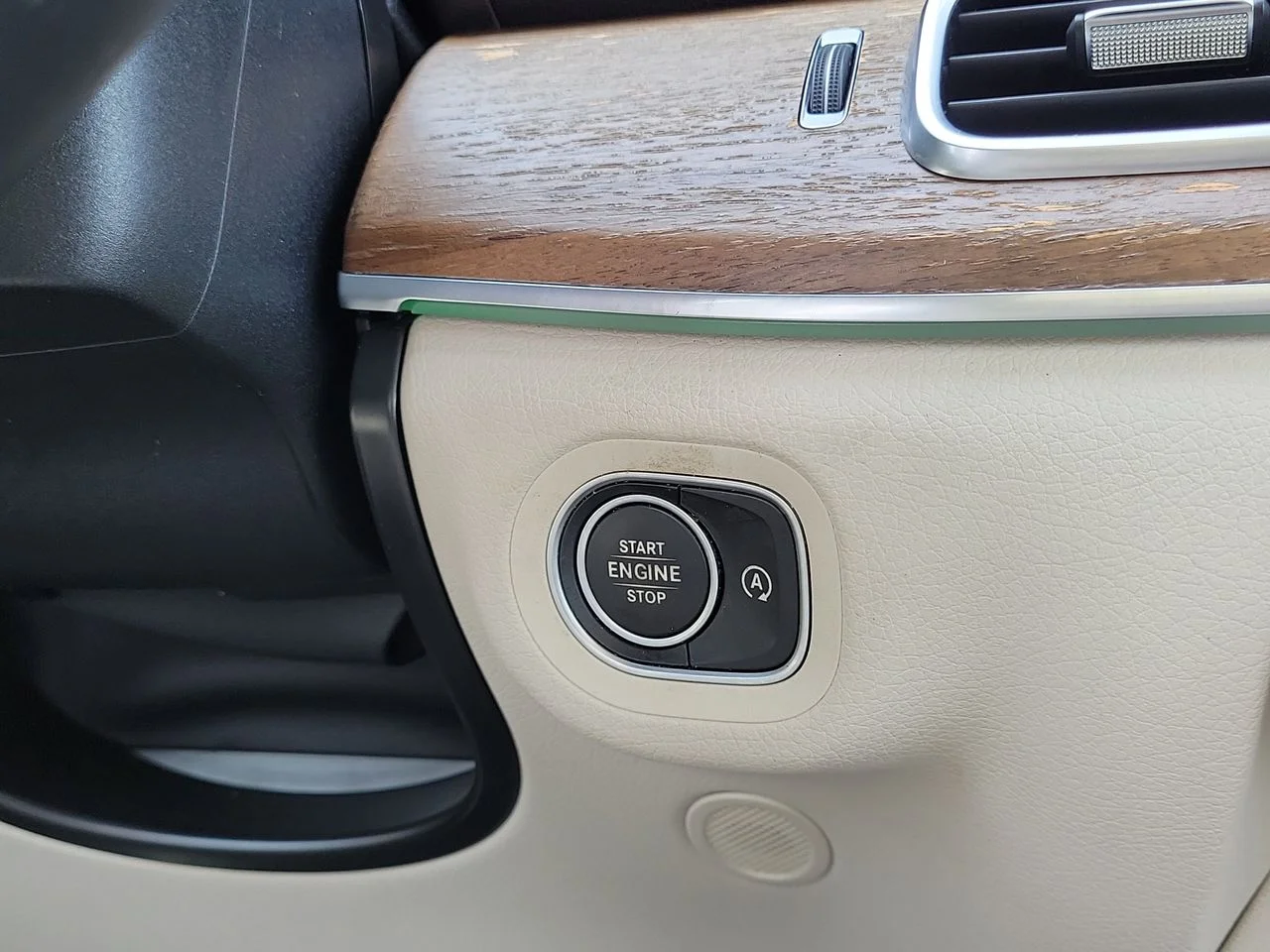 Certified Used 2023 White Mercedes-Benz GLE 450 image 20