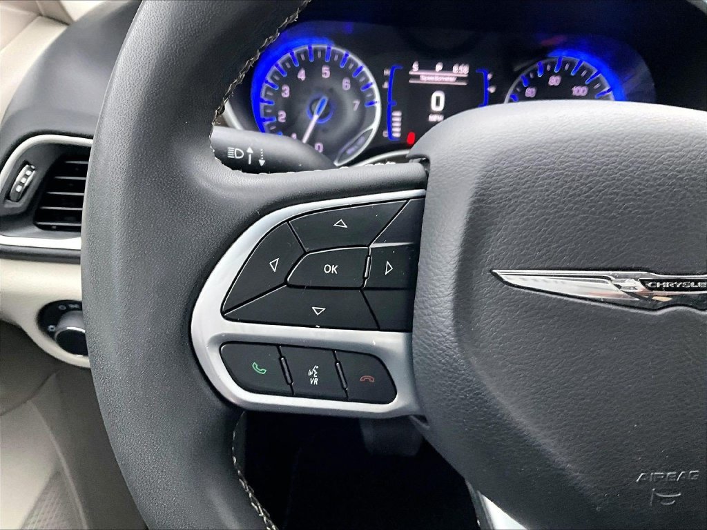 Used 2024 White Chrysler LX image 24