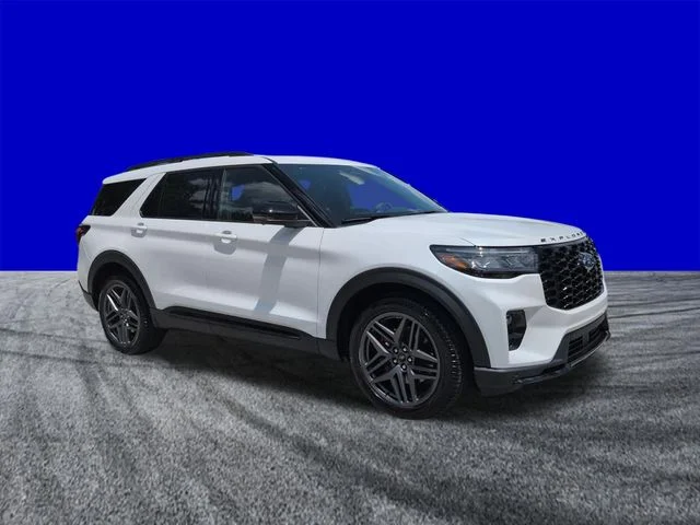 New 2026 Star White Metallic Tri-Coat Ford ST image 2