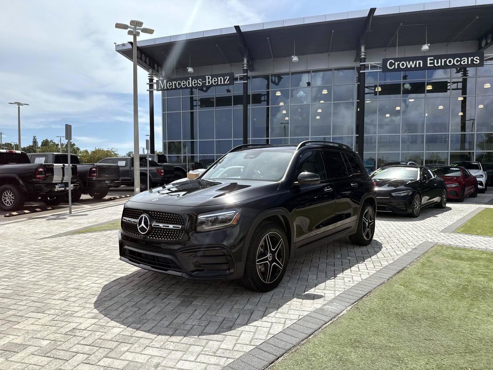 New 2026 Black Mercedes-Benz 250 SUV image 2