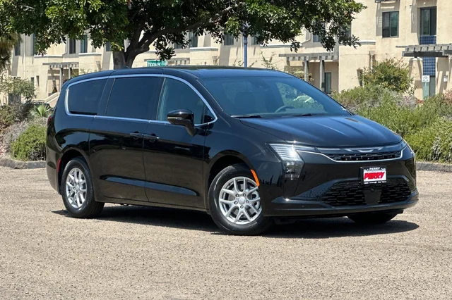 2027 Chrysler Pacifica Select