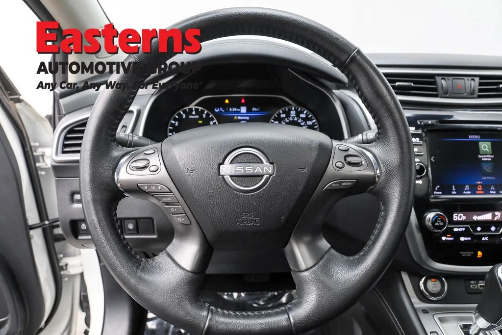 Used 2023 White Nissan SL image 10