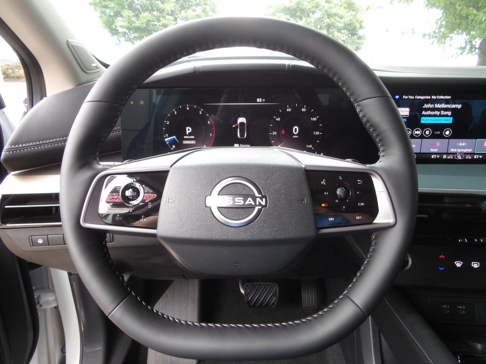 New 2026 Everest White Pearl TriCoat Nissan SL image 32