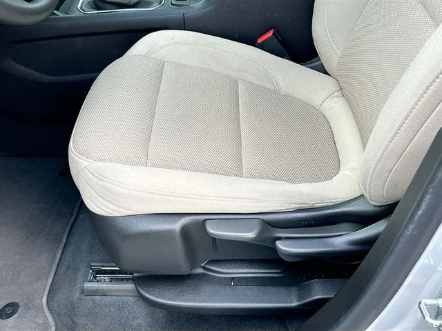 Used 2022 Silver Chevrolet LS image 18