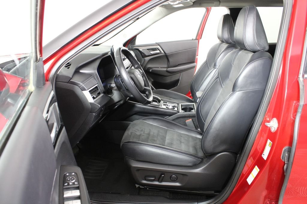 Used 2024 Red Mitsubishi SE image 22