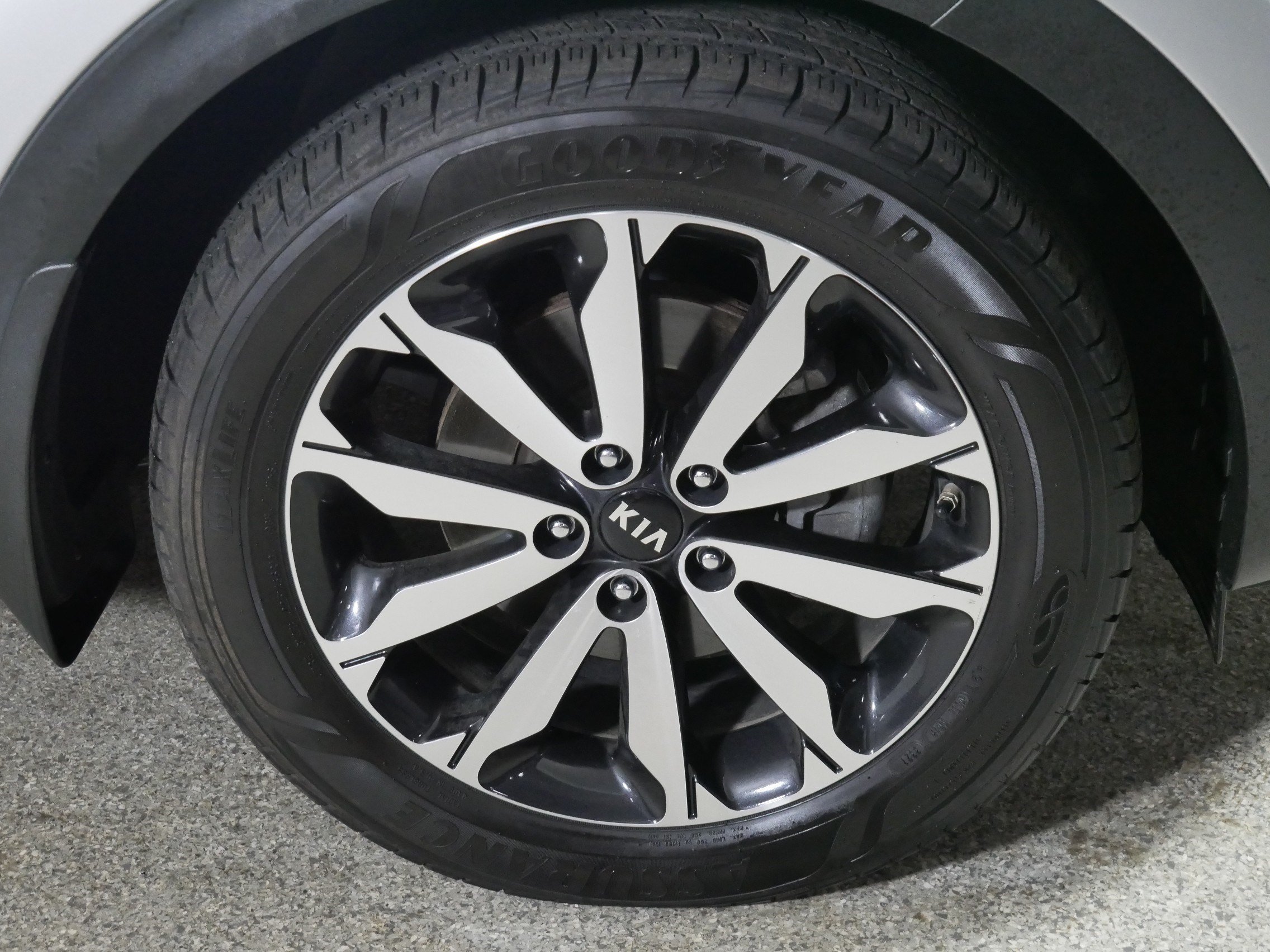 Used 2017 Sparkling Silver Kia EX image 15