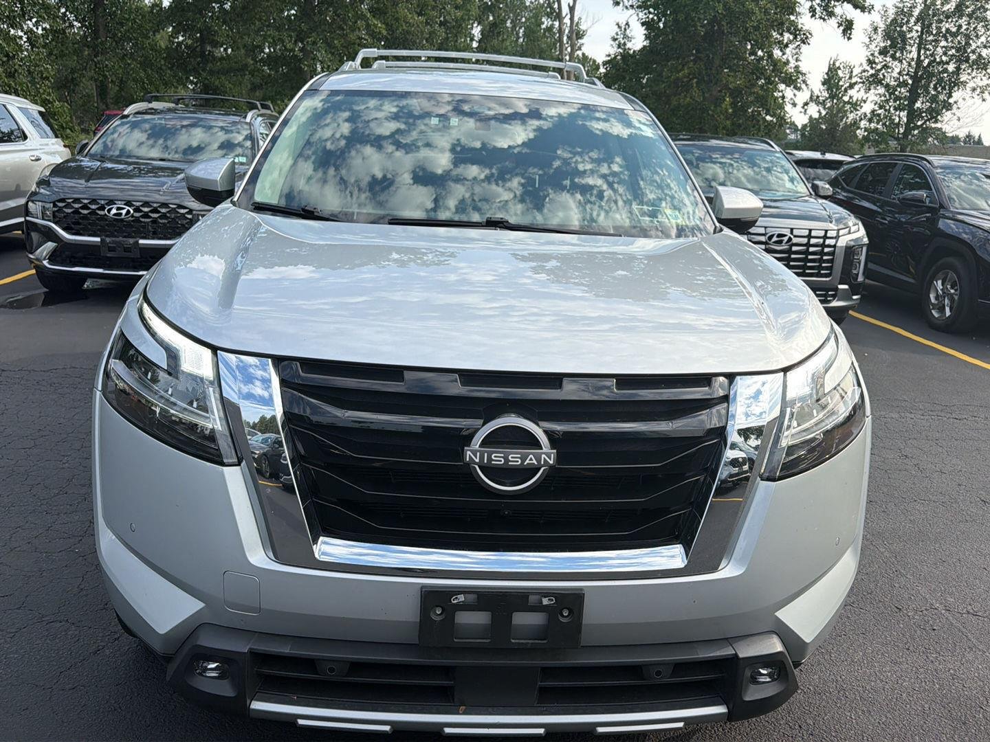 Used 2022 Brilliant Silver Metallic Nissan SL image 2