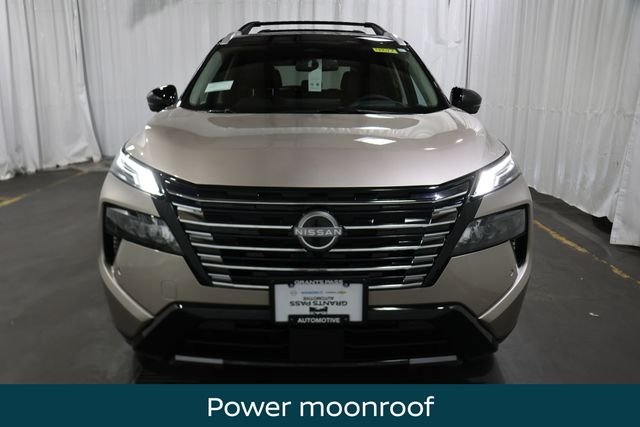 New 2026 Gold Nissan Platinum image 9