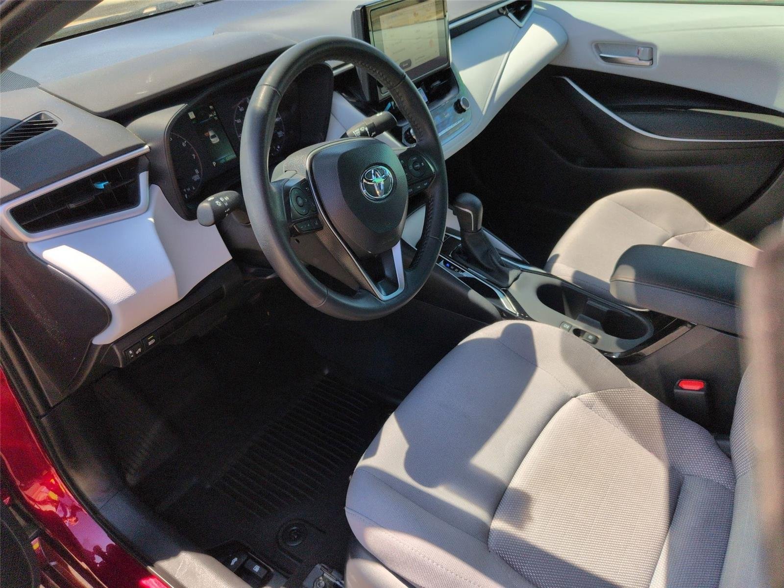 Used 2025 Ruby Flare Pearl Toyota SE image 19