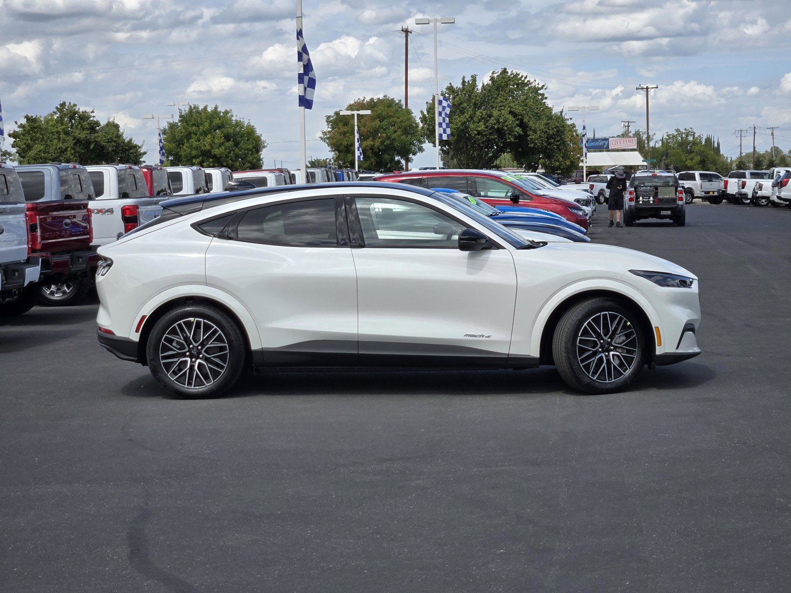 New 2026 Star White Metallic Tri-coat Ford Premium image 3
