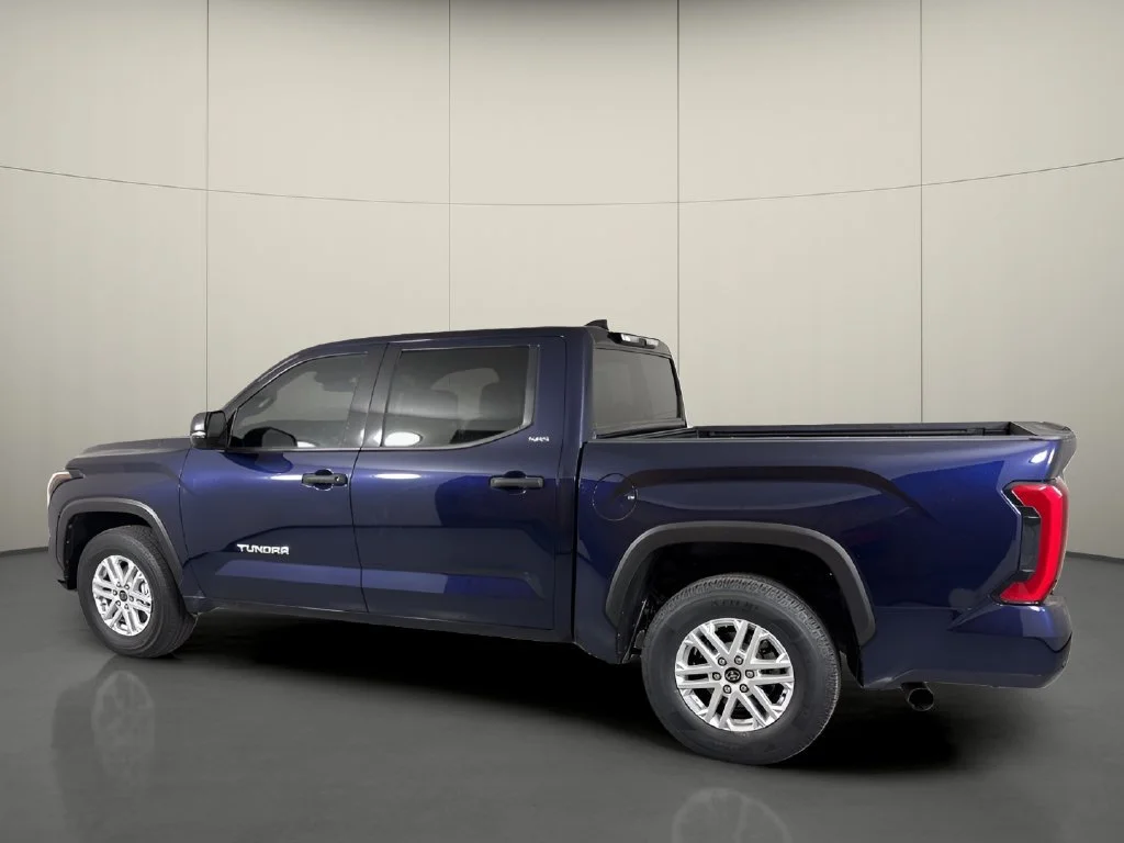 Used 2022 Blue Toyota SR5 image 5