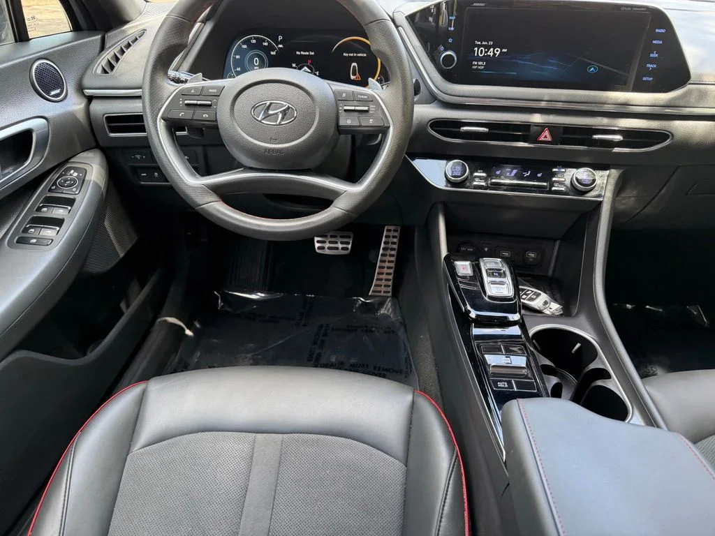 Used 2022 Shimmering Silver Hyundai SEL Plus image 13