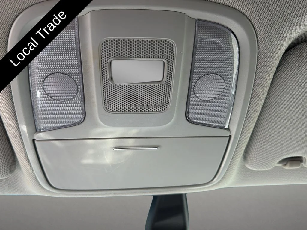 Used 2019 Snow White Pearl Kia LX image 31