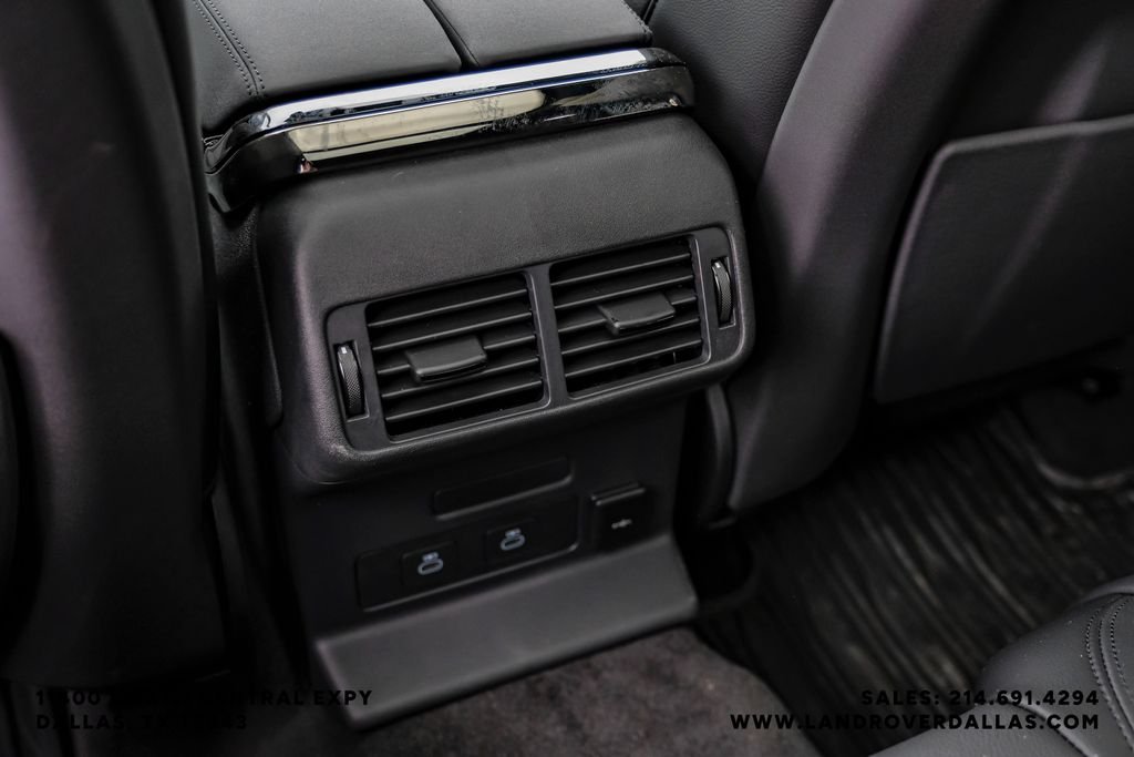 New 2026 Fuji White Land Rover Dynamic SE image 42