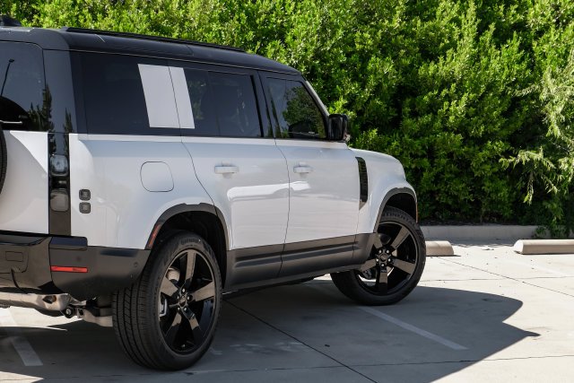 New 2026 White Land Rover S image 15