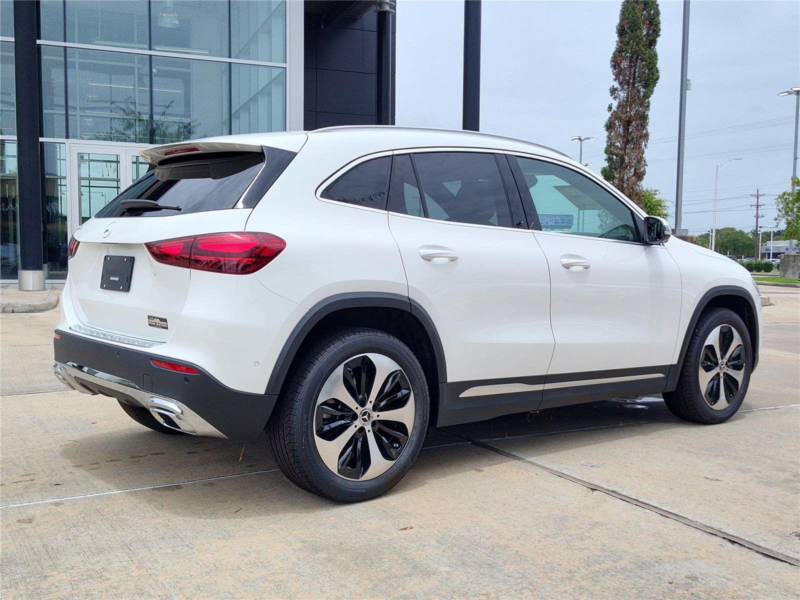 New 2026 Polar White Mercedes-Benz GLA 250 image 4