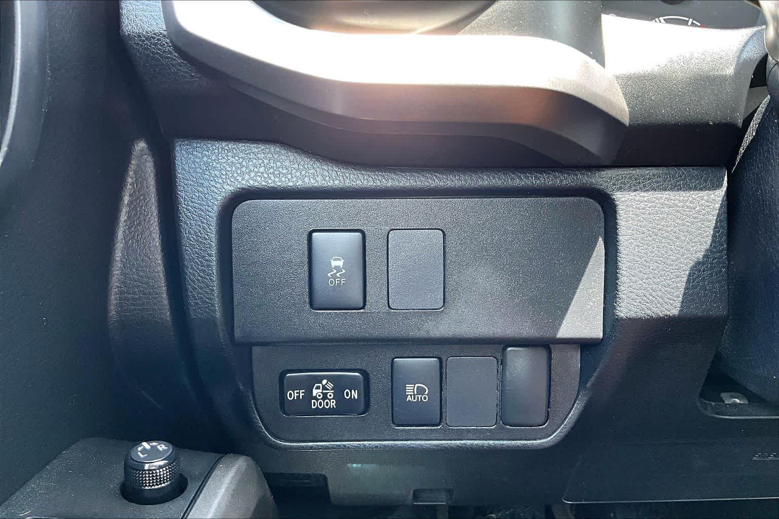 Used 2020 Barcelona Red Metallic Toyota SR5 image 32