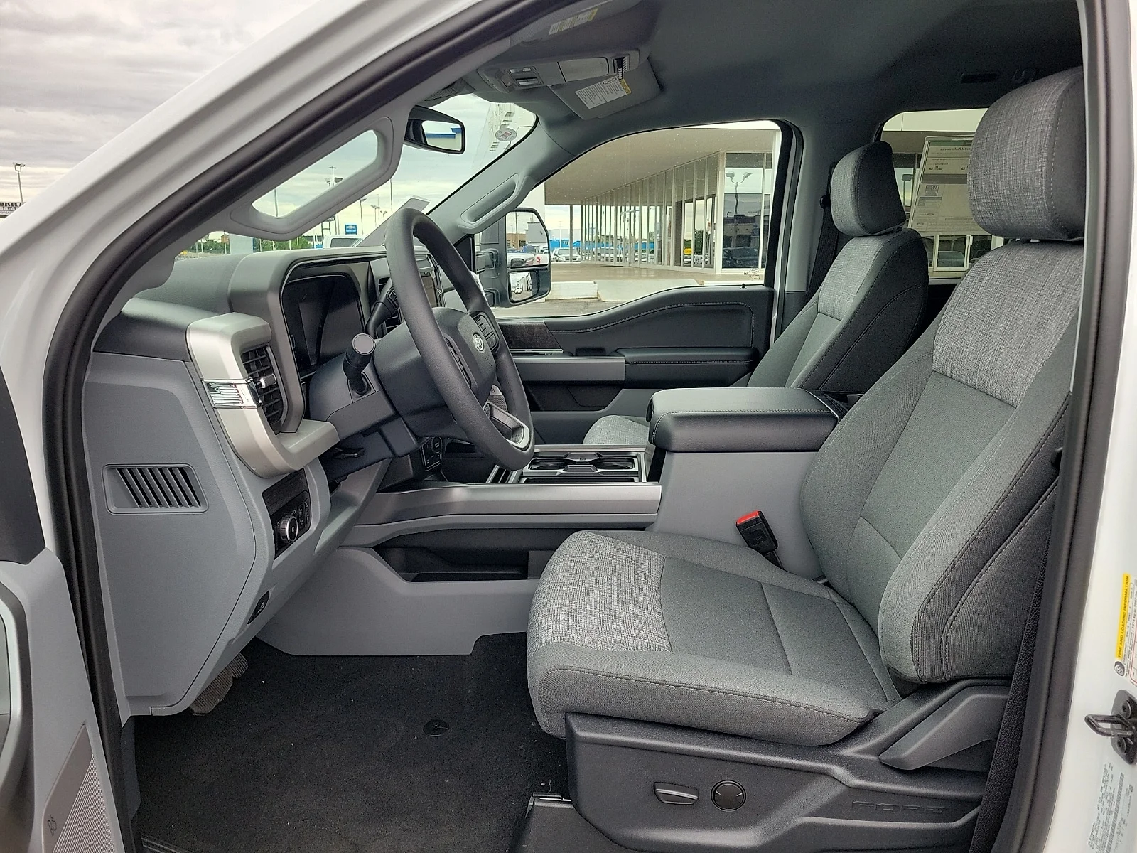 New 2026 Oxford White Ford F-250&reg; XLT image 12