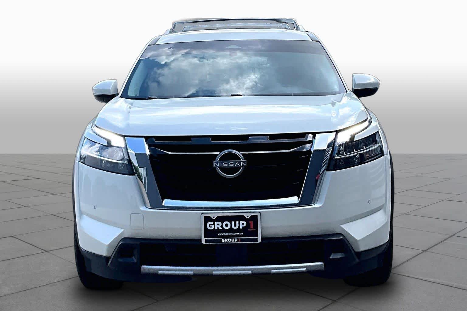 Used 2024 Pearl White Tricoat Nissan SL image 4