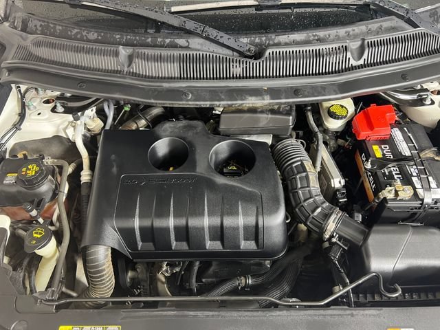 Used 2012 White Ford Limited image 22