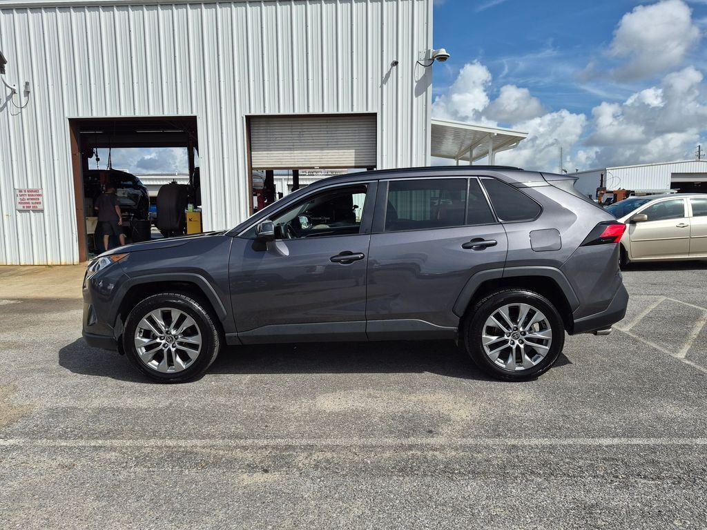 Used 2021 Gray Toyota XLE Premium image 2
