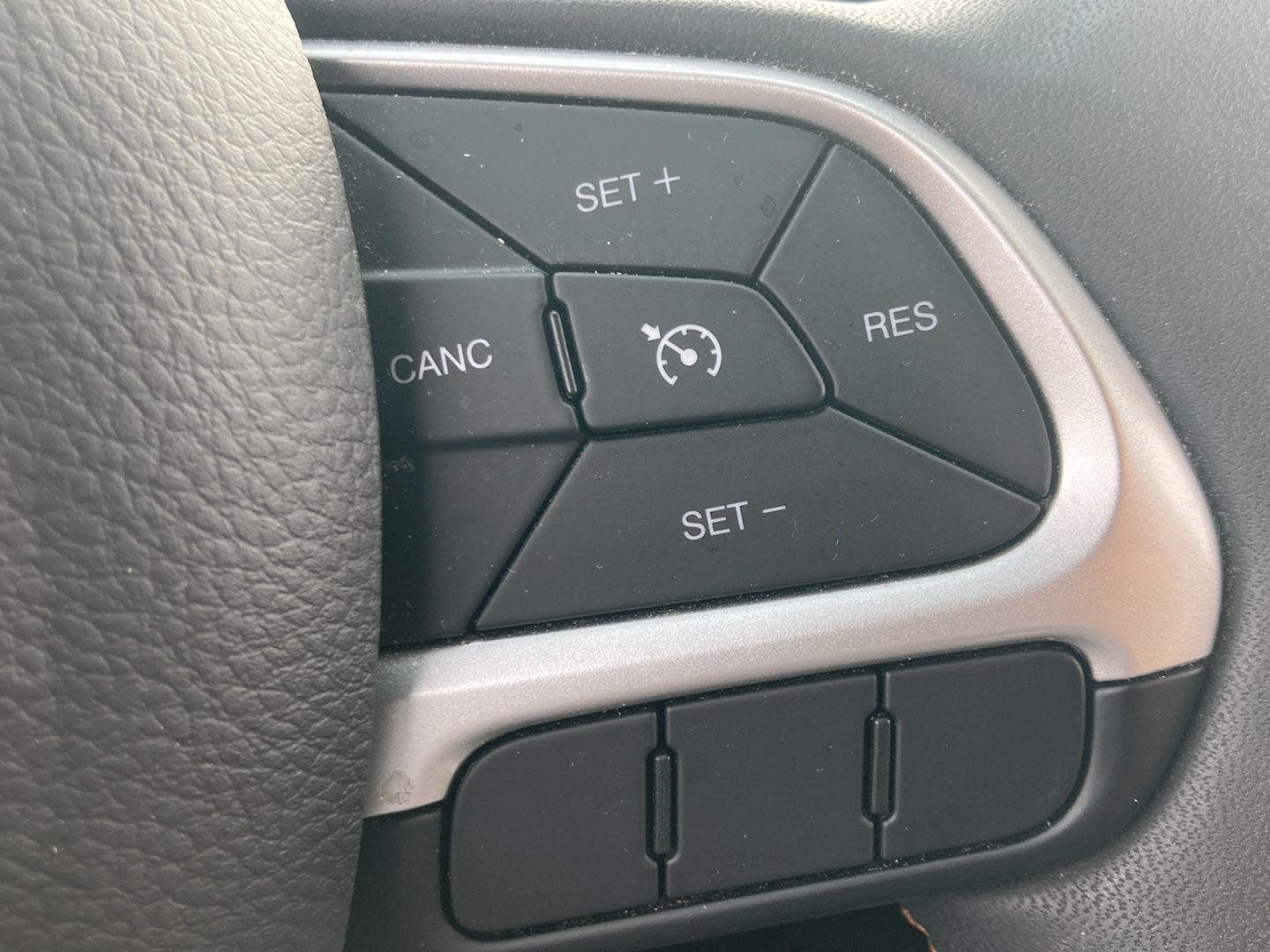 Used 2021 Jazz Blue Pearlcoat Jeep Latitude image 15