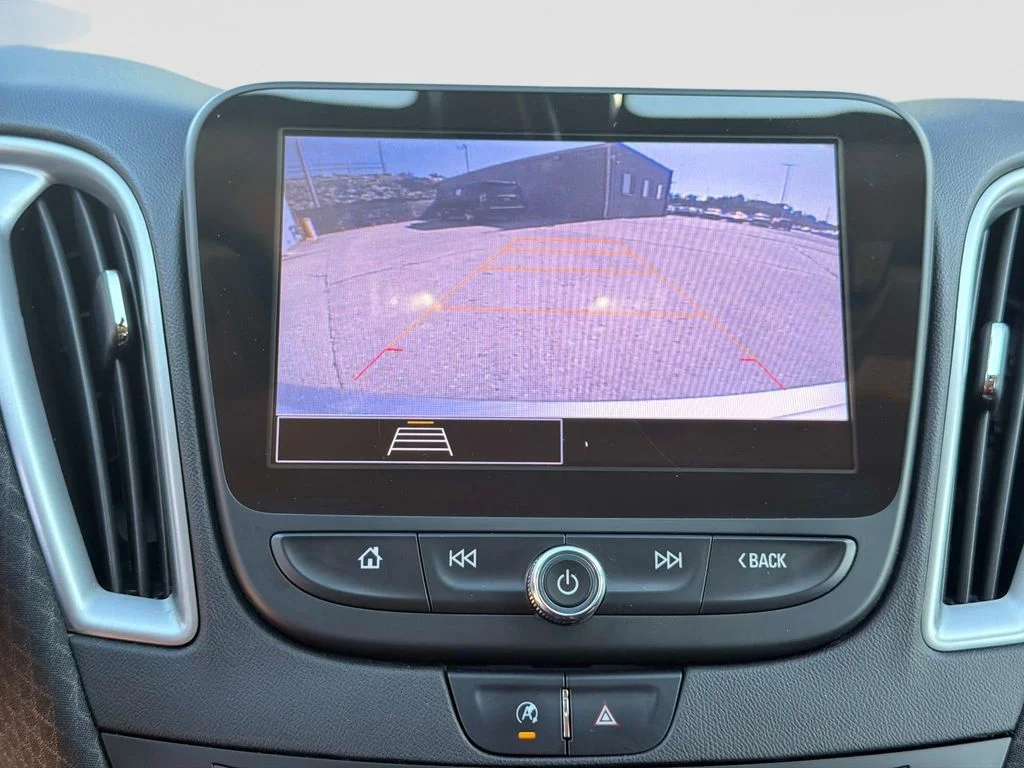 Used 2022 Silver Chevrolet LT image 25