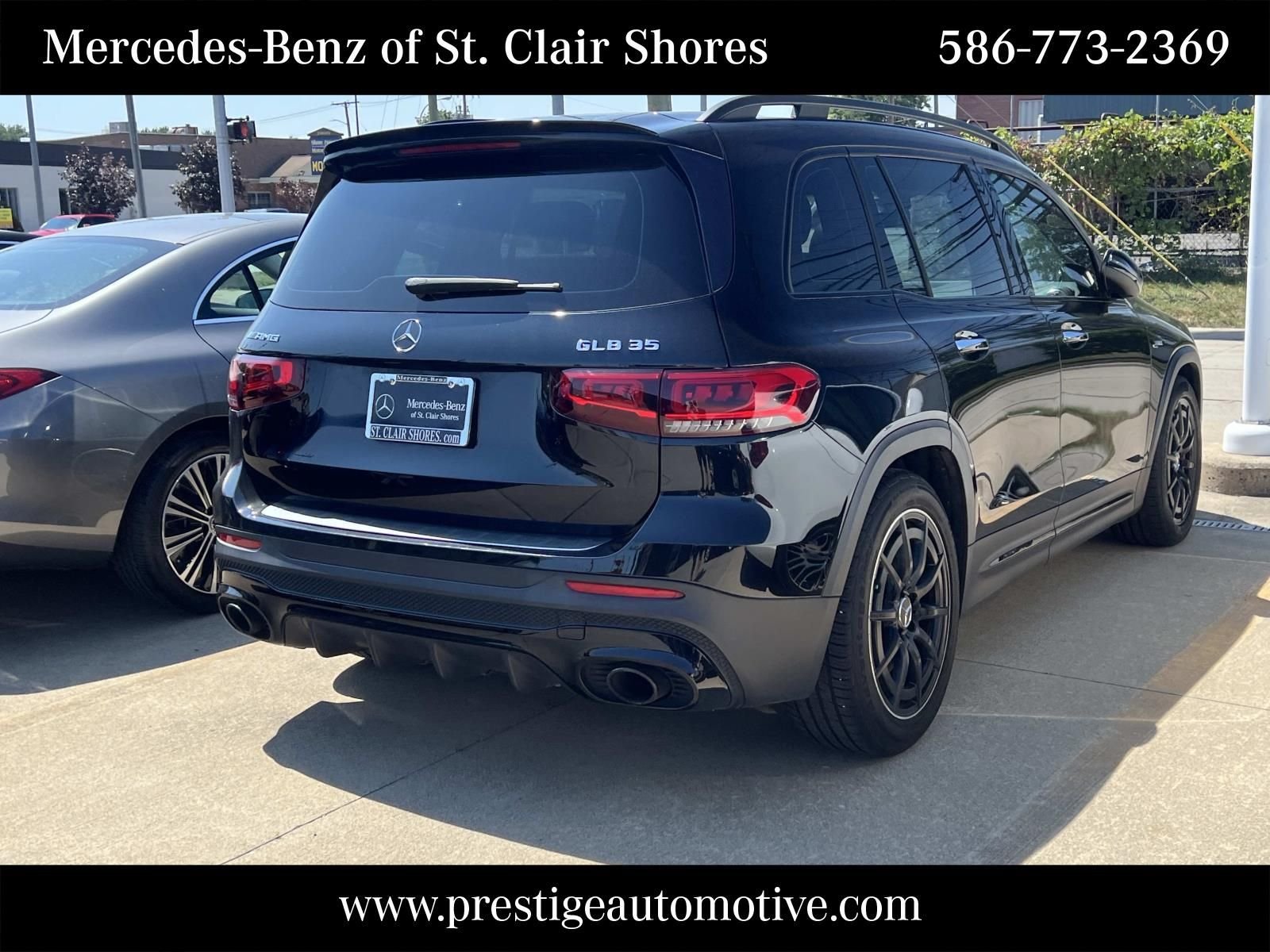 Used 2021  Mercedes-Benz GLB 35 AMG® image 4