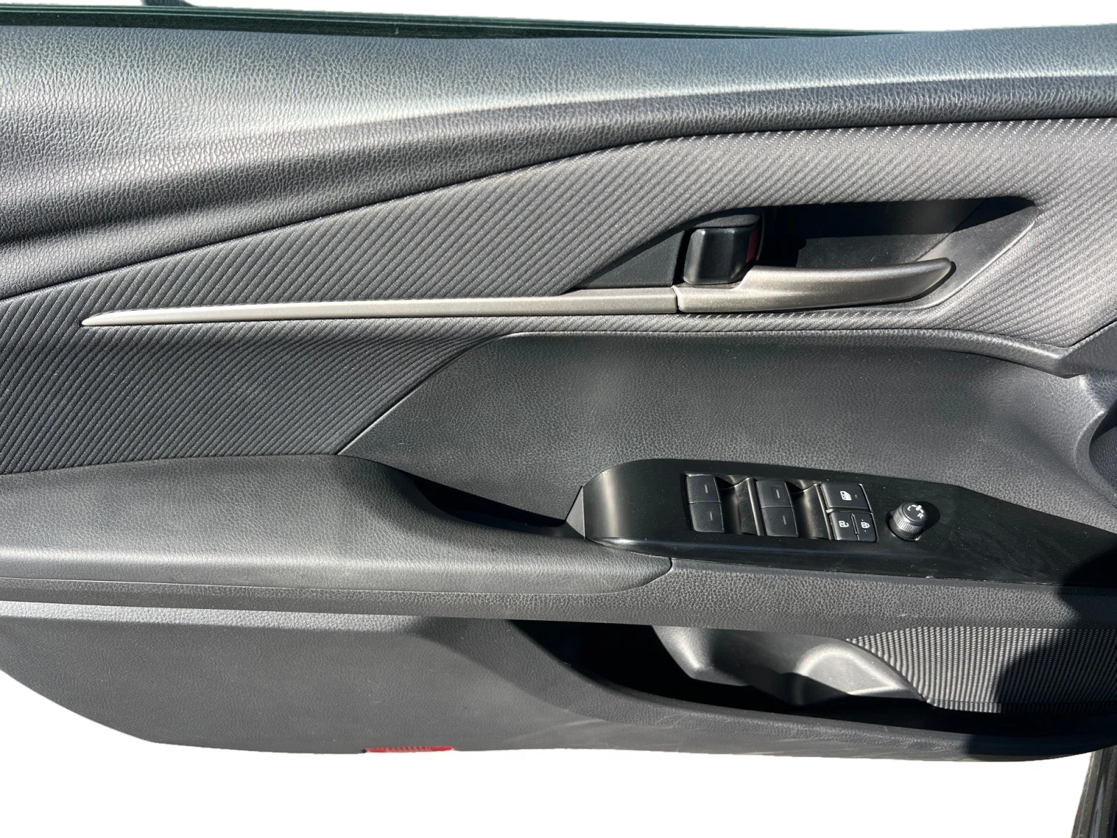 Used 2025 Midnight Black Metallic Toyota SE image 17