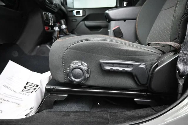 Used 2022 Gray Jeep Mojave image 22