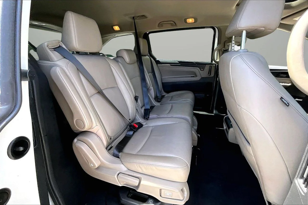 Used 2023  Honda EX-L image 24