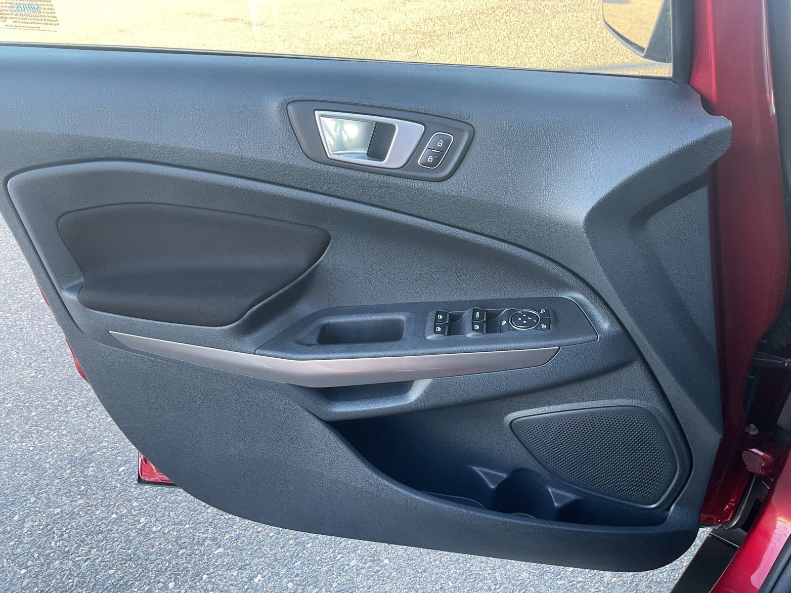 Used 2019 Ruby Red Metallic Ford SE image 12
